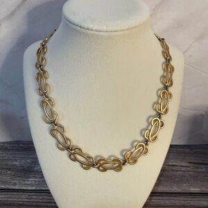 Vintage E. Pearl gold tone necklace